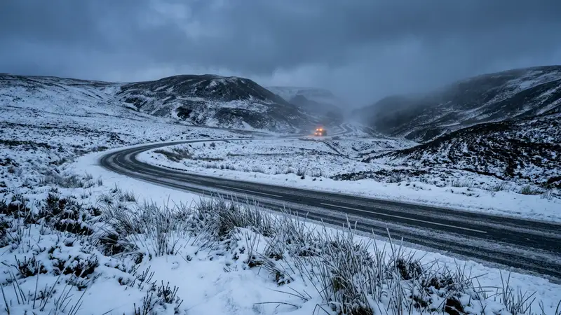 Atlantic Storm System to Bring Snow and Freezing Temperatures Across United Kingdom